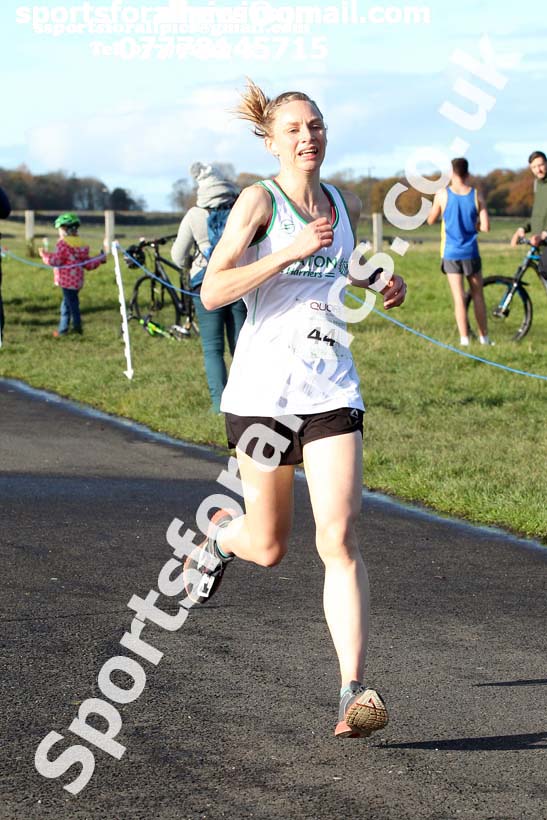 Senior men and women, Heaton Memorial 10k Road Race, Town Moor, Newcastle.  Photo: David T. Hewitson/Sports for All Pics